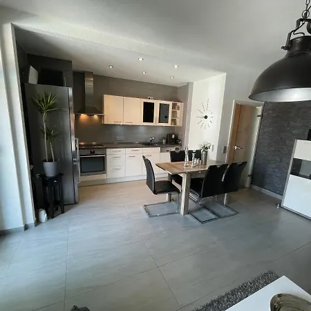 Apartment Moderne Luxuswohnung Mit Parkblick In Altstadtnahe *